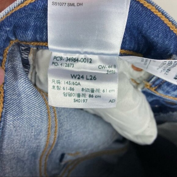 Revolve Levis Wedgie Straight Jeans Love Triangle Size 24 Raw Hem Distrese Denim - Picture 9 of 11